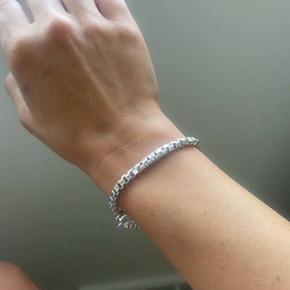 Tiffany and Co -Venetian Link Bracelet. - Picture 5 of 7